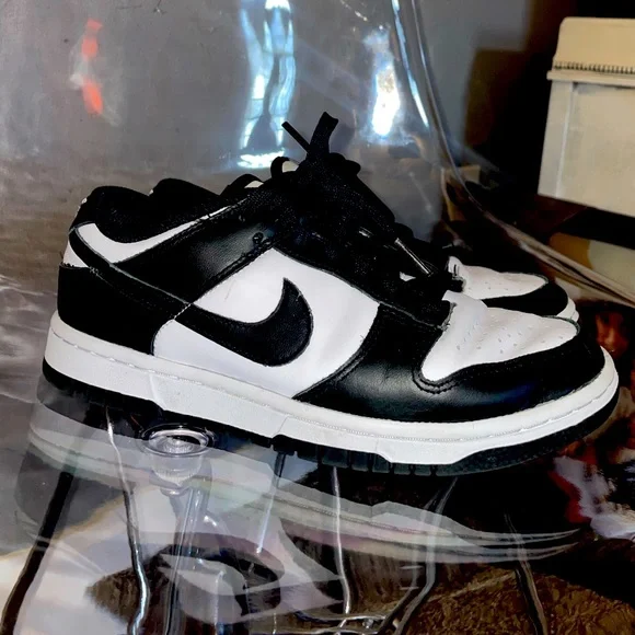 Nike Dunk Low Panda - Picture 2 of 3